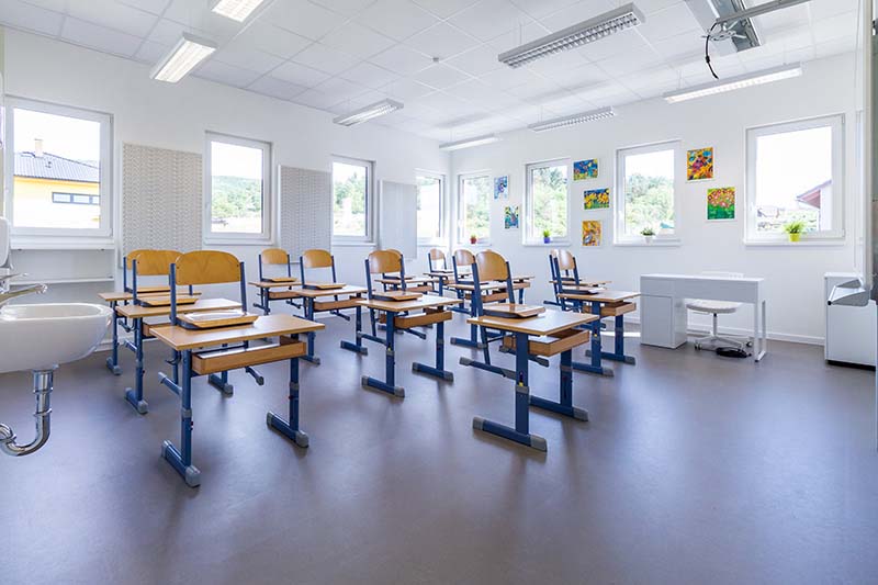 Základní a mateřská škola Beroun dřevostavba sádrokarton Rigistabil se sádrokartonovými kazetami Gyptone